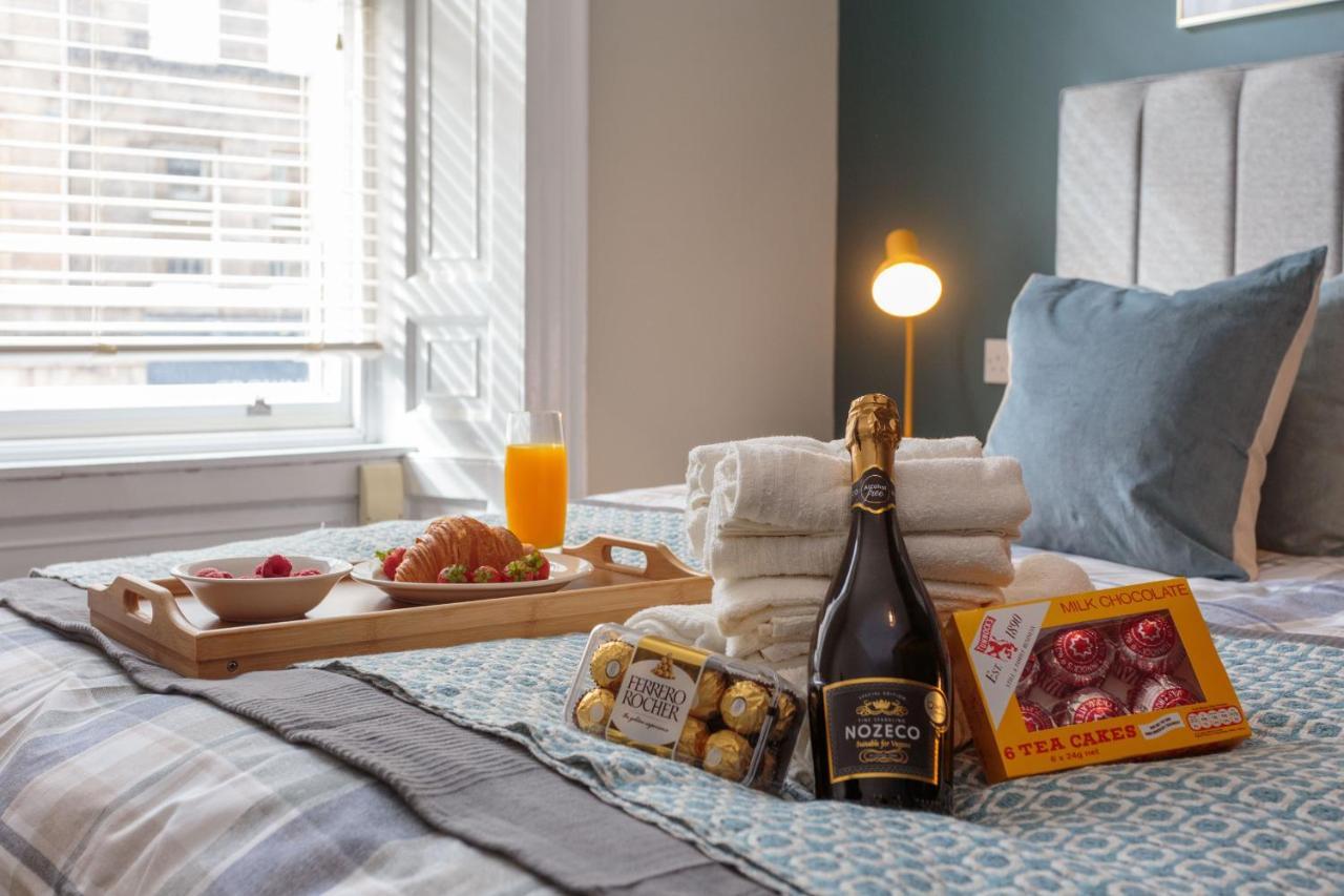 Stylish 2Bed Apartment Underneath Edinburgh Castle Exterior foto